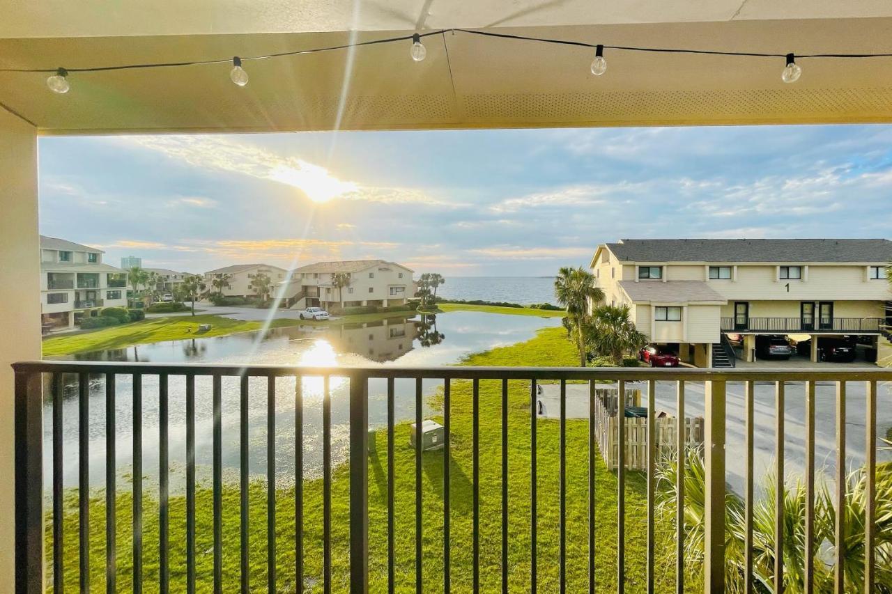 Santa Rosa Dunes Pensacola Beach Rum bild